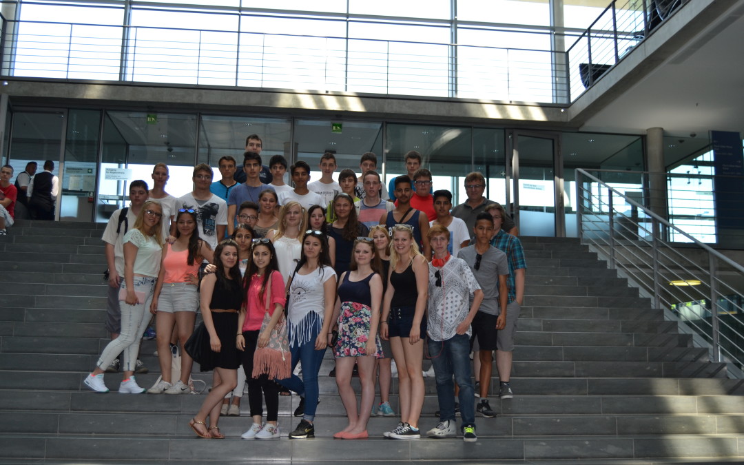 Besuchergruppe der Gemeinschaftsschule Lonetal im Deutschen Bundestag
