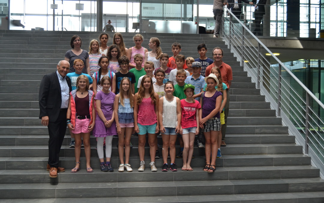 Schulklasse des Hans-Multscher-Gymnasium Leutkirch im Bundestag zu Gast