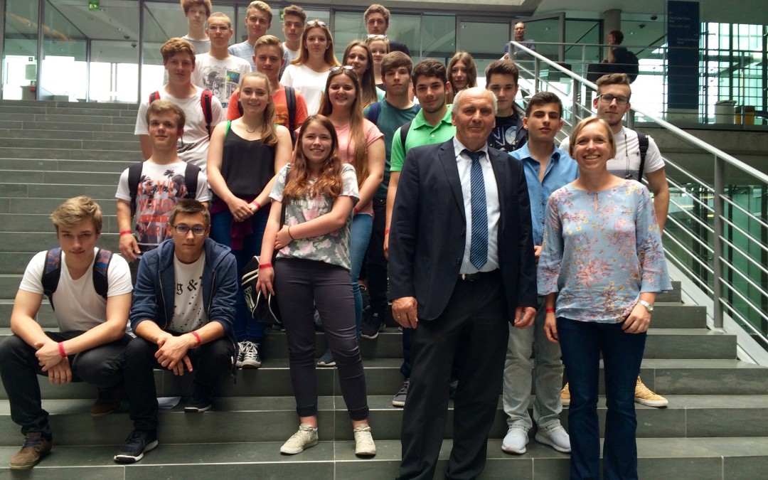 Schule am Schlosspark aus Aulendorf zu Gast im Deutschen Bundestag